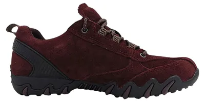 Imagen del producto de Zapatos deportivos para mujer Allrounder de Mephisto, fabricados con tejido Nizar. Zapatos de cordones, estilo deportivo, color rojo, ideales para el día a día