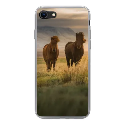 Produktbild von MuchoWow® Handyhülle Schutzhülle Hülle für iPhone 7 Pferde - Luft - Gras Silikon Softcase Handy Hülle - Kartenhalter