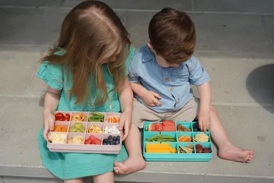 Produktbild von Snackle Snackbox für Kinder, geteilt, blau-grün, spülmaschinenfest, 5,2x23,5x17,2 cm