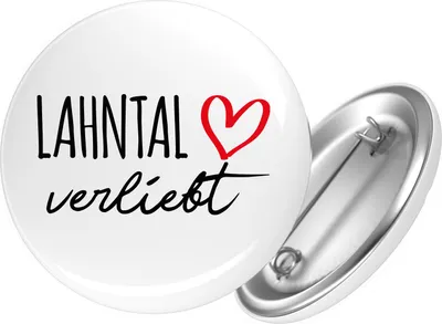 Produktbild von Huuraa Button Lahntal verliebt 59mm rund mit Sicherheitsnadel Ansteckbutton Geschenkidee
