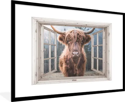 Produktbild von MuchoWow® Gerahmtes Poster Schottischer Highlander - Kuh - Berg - Aussicht 90x60 cm - Poster mit Schwarzem Bilderrahmen Wandposter Rahmen Foto Bilder - Wanddekoration - Fotos