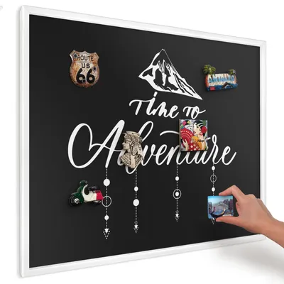 Produktbild von Magnettafel 80x60 cm mit weißem Rahmen - Magnetische Metalltafel, Magnetpinnwand zur Wandmontage für Wohnzimmer, Küche, Flur, Kinderzimmer und Büro - Ein Abenteuer erwartet dich.
