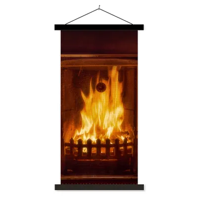 Produktbild von MuchoWow® Textilposter Ein Kamin mit einem warmen Feuer 40x80 cm mit schwarzem Rahmen - Wandemalerei