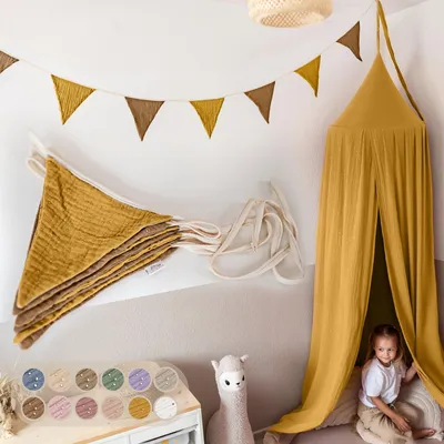Produktbild von Handgemachte Wimpelkette aus Musselin Kinderzimmer Gold Applikation