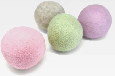 Produktbild von natürliche Wollfilzkugel, gefüllt, 4 Stück - Spielzeug für Katzen