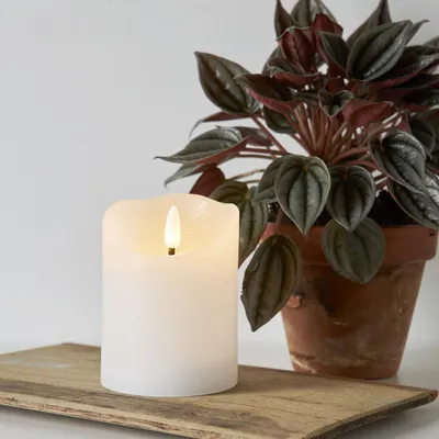 Produktbild von LED Echtwachs-Kerze ''Flamme Rustic'', weiß, 10x7.5cm, Timer
