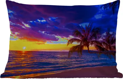 Produktbild von MuchoWow® Outdoor Kissen - Palme - Lila - Sonnenuntergang - Strand - Meer - 60x40 cm - Wetterfest - Lounge Kissen - Zierkissen - Kissen für Innenräume