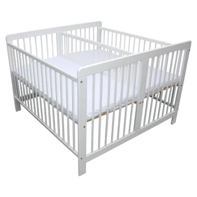 Produktbild von Zwillingsbett Kinderbett für Zwillinge 2in1 massiv weiss mit 2 Matratzen 120x120cm und Trenngitter