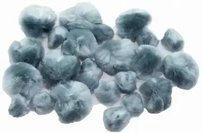 Produktbild von Flauschige graue Pompons, 24 Stück – Brewis