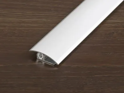 Produktbild von PROLINE Silber 30mm Bodenprofil, PROVARIOclip Universal Aluminium eloxiert, einrastbares Profilsystem mit Drehgelenktechnik, ohne sichtbare Verschraubung, für Bewegungsfugen bei schwimmend verlegten Bodenbelägen