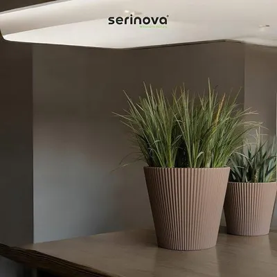 Produktbild von Luxe Luna Blumentopf rund 39 cm in Taupe - elegante Pflanzschale mit Wasserauffang für Innen und Außen