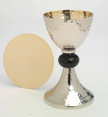 Produktbild von Kelch mit Patene Messing vernickelt Silber, Höhe 20 cm