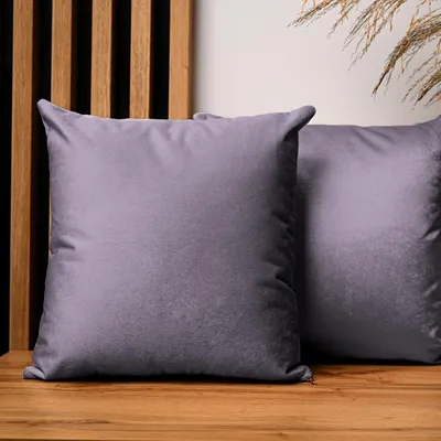 Produktbild von MG Design 2er Set Kissenbezüge 45 x 45 cm in Violett - mit Reißverschluss, samtig-weich, fein & dicht, pflegeleicht