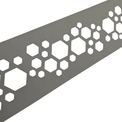 Produktbild von zaun|zu PREMIUM Nachbildung Hexagon: Sichtschutzstreifen mit Lasermuster für Doppelstabzaun Steingrau 2,55m