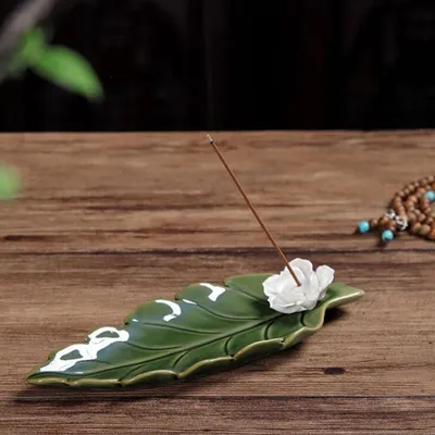 Obrázek produktu pro Ručně vyráběný keramický držák kadidla Lotus Incense Burner