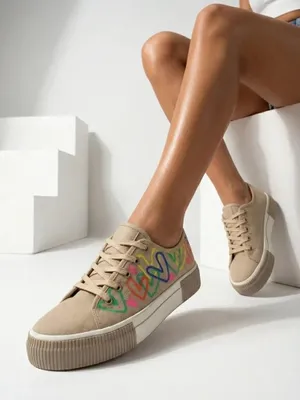 Produktbild von Royalfashion Damen Sneaker mit Herzdruck Sercess, Größe 37