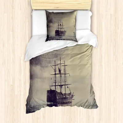 Produktbild von ABAKUHAUS Nautisch Mantele, Altes Piraten-Schiff in Meer, Milbensicher Allergiker geeignet mit Kissenbezügen, 135 cm x 200 cm - 80 x 80 cm, Plum Tan