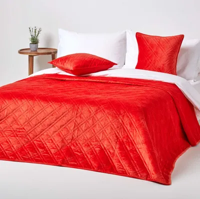 Produktbild von HOMESCAPES Samtweiche Tagesdecke mit geometrischem Muster, terracotta, 200 x 200 cm