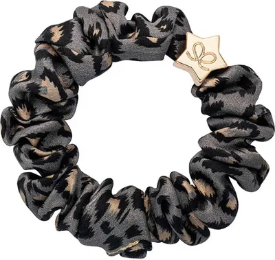 Produktbild von By Eloise London Gold Star Silk Scrunchie Grey Leopard
