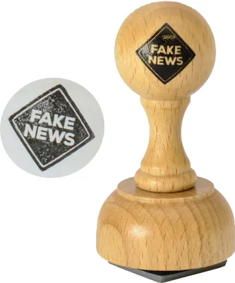 Produktbild von Fake News Holzstempel