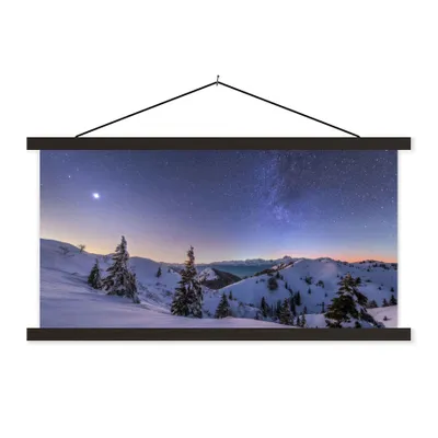 Produktbild von MuchoWow® Textilposter Winter - Schnee - Nacht - Bäume 90x45 cm mit schwarzem Rahmen - Klemmleisten