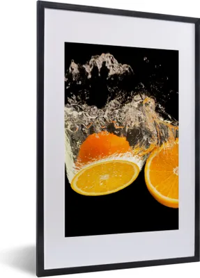 Produktbild von MuchoWow® Gerahmtes Poster Orange - Stillleben - Wasser - Schwarz - Obst 40x60 cm - Poster mit Schwarzem Bilderrahmen Wandposter Rahmen Foto Bilder - Poster in Rahmen