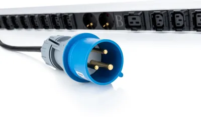 Imagen del producto de Digitus IT PDU básica, trifásica, 16A, 24 tomas C13, 2 tomas C19, modelo básico, 0U, monofásica, montaje en rack, vertical, carcasa