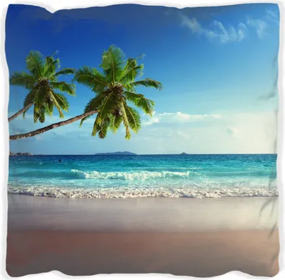 Produktbild von Wallario Premium Kissen, weiche Oberfläche, mit Motiv Sandstrand auf den Seychellen - Urlaub unter Palmen, Größe: 30 x 30 cm, mit weißer Rückseite