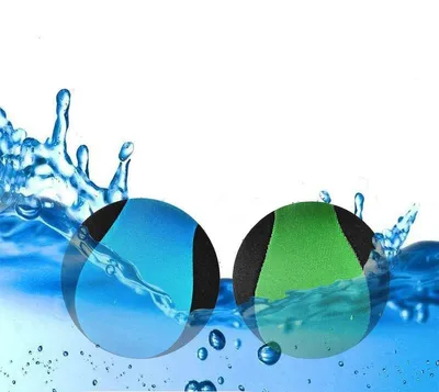 Imagen del producto de Pelota de agua, de colores, con un diámetro de aproximadamente 30 cm, ideal para piscinas y playas