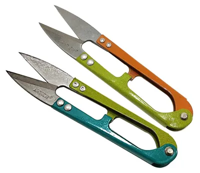 Produktbild von 2 x Nähschere, sehr scharfe und robuste Stahlschere zum Schneiden von Nähgarn, professioneller Fadenschneider zum Nähen und Basteln.