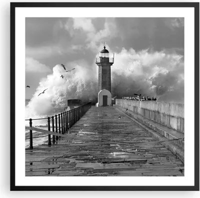 Produktbild von Gerahmtes Poster - Schwarzer Rahmen - Laterne Meer Portugal - 60x60 cm - Wand Bild - Wanddeko - Wandbilder - Kunstposter - Wandposter - Bilderrahmen - Bilder - Kunstdruck - P2BAC60x60-4913