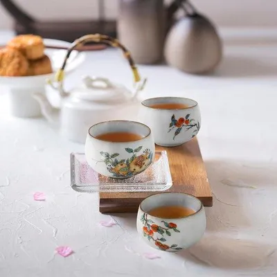 Immagine prodotto di Set di tazze da tè in Vetroceramica con decorazioni floreali e fruttate, 5 pezzi, confezione regalo.