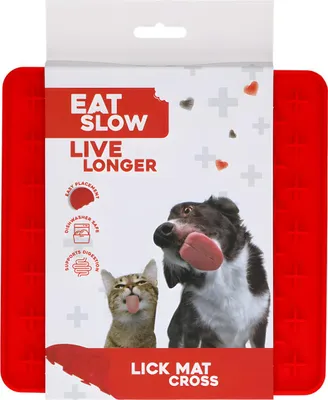 Image de Eat Slow Live Longer Tapis à lécher avec croix rouge, dimensions : 19 x 19 cm