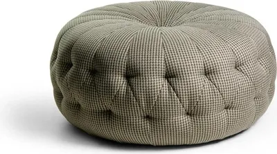 Produktbild von Holz Hocker in Naturfarben – Robustes, elegantes Design