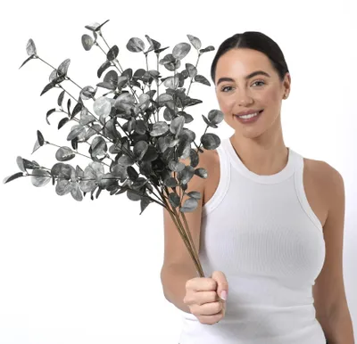 Image de 3 plantes artificielles en eucalyptus, idéales pour la décoration intérieure
