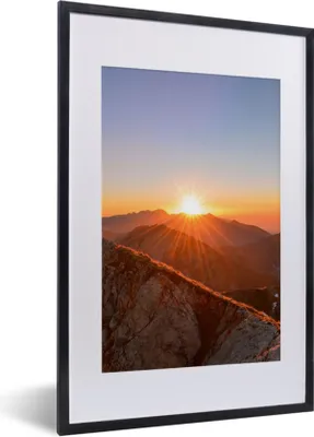 Produktbild von MuchoWow® Gerahmtes Poster Berg - Landschaft - Sonne 40x60 cm - Poster mit Schwarzem Bilderrahmen Wandposter Rahmen Foto Bilder - Poster in Rahmen