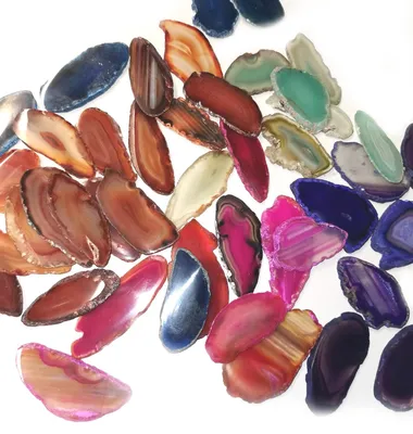 Produktbild von Edelsteine, 25 flache Achatscheiben in fünf Farben, Größe ca. 4-8 cm