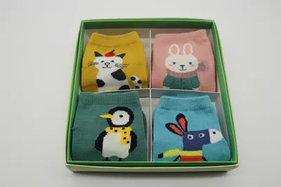 Produktbild von MEGAGROUP 4 Paar Kindersocken mit Tier-Mustern aus Baumwolle Größe 15-18