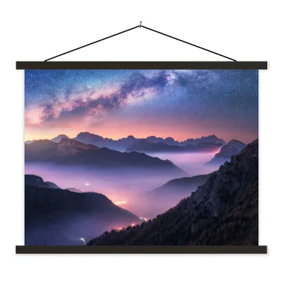 Produktbild von MuchoWow® Textilposter Berge - Sternenhimmel - Nebel 150x113 cm mit holzfarbenen Rahmen - Poster