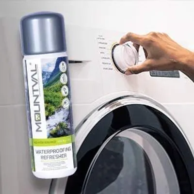 Produktbild von Mountval Waterproofing Refresher – Imprägnierwaschmittel als einwaschbare Imprägnierung für Regenwetterbekleidung, Outdo