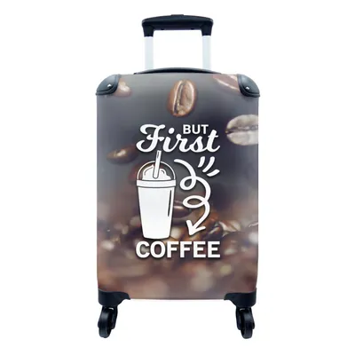 Produktbild von MuchoWow® Koffer Handgepäck Trolley Rollkoffer Kleine Reisekoffer mit 4 Rollen - Zitate - Sprichwörter - Kaffee - Aber erst der Kaffee - Cabin Size < 55x40x23 cm & 55x40x20 cm - Fotokoffer - Kabinenkoffer - Boardgepäck - Reise-Box - Reisekoffer - Reisegepäck - Koffer mit Bild - Trolley für Kinder