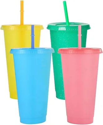 Produktbild von Plastik-Getränkedose-Set mit Deckel und Trinkrute - 4 Stücke - 700 ml - für Erwachsene und Kinder - Reisebecher - Party