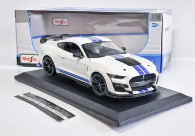 Produktbild von Ford Mustang Shelby GT500 - weiß/blau MAISTO 1:18