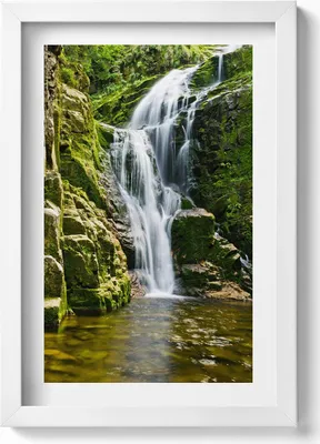 Produktbild von Grüner Wasserfall im Dschungel– Wandbild mit Rahmen – Gerahmtes Bild  – Wanddekoration – 20x30 cm – Weiß