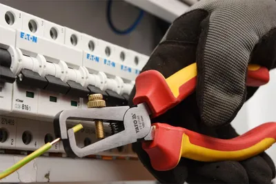 Image de Yato Pince - Dénudeur d'isolant 160Mm Vde