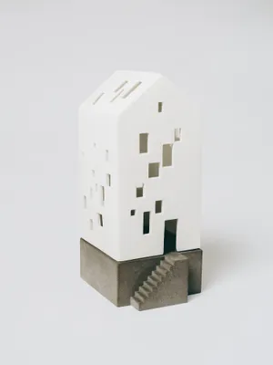 Image de Räder Lichthaus kleines Apartment- haus mit Betonsockel9,5x8x19cm