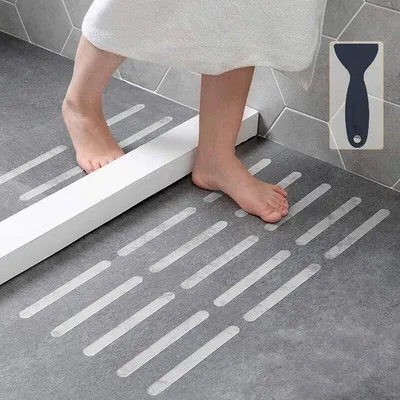 Productafbeelding van Antislip douchemat voor in de douche – 24 stuks – Luxe antislipstickers voor de badkamer – met afveger – 2 x 20 cm – Douchestickers