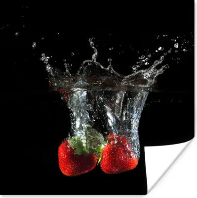 Produktbild von MuchoWow® Poster Erdbeeren - Obst - Wasser - Schwarz - Rot 50x50 cm - Wohnzimmerdekoration