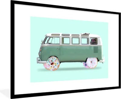 Produktbild von MuchoWow® Gerahmtes Poster Donuts - Lieferwagen - Auto - Grün 90x60 cm - Poster mit Schwarzem Bilderrahmen Wandposter Rahmen Foto Bilder - Wanddekoration - Fotos