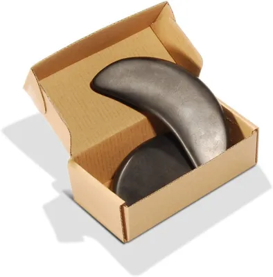 Productafbeelding van Twee basaltstenen in halve maanvorm, geschikt voor hotstone massages